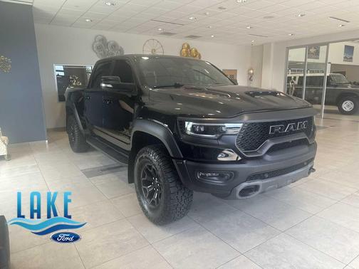 Diamond Black Crystal Pearlcoat 2022 RAM 1500 TRX