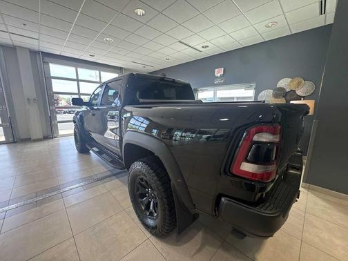 Diamond Black Crystal Pearlcoat 2022 RAM 1500 TRX