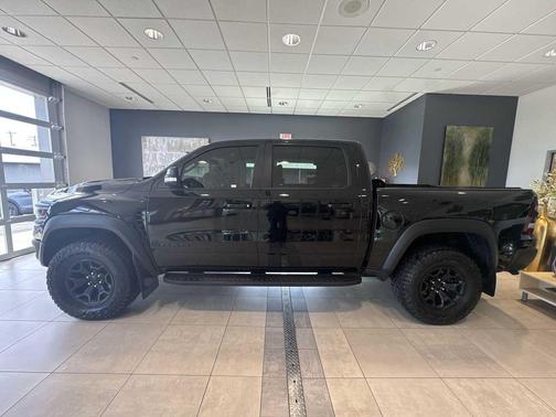Diamond Black Crystal Pearlcoat 2022 RAM 1500 TRX