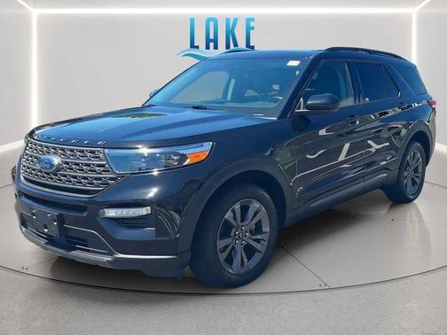 AGATE BLACK METALLIC 2023 Ford Explorer XLT