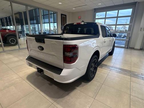 2025 Ford Maverick Lobo Standard