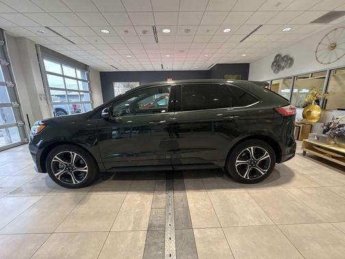 2023 Ford Edge ST