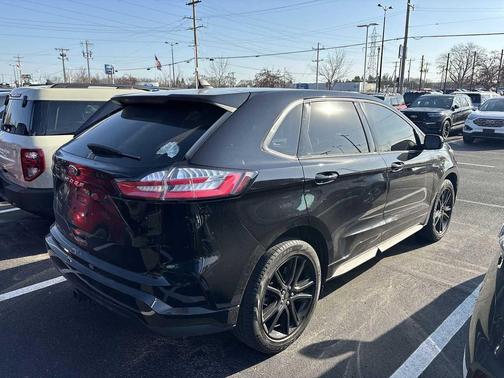AGATE BLACK METALLIC 2022 Ford Edge ST Line