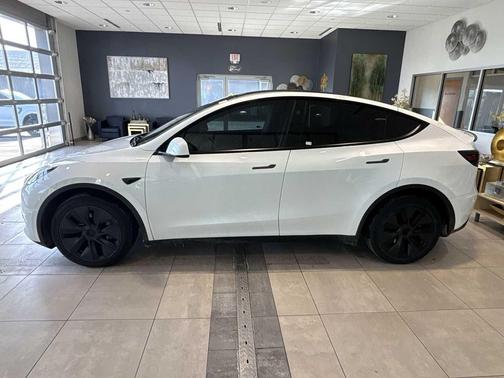 2024 Tesla Model Y Long Range Dual Motor All-Wheel Drive