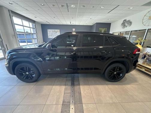 2023 Volkswagen Atlas Cross Sport 3.6L V6 SEL R-Line
