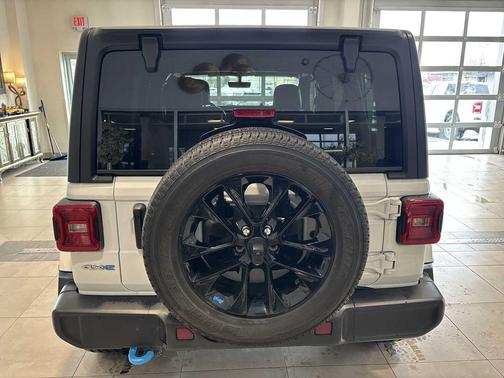Bright White Clearcoat 2023 Jeep Wrangler 4xe Sahara