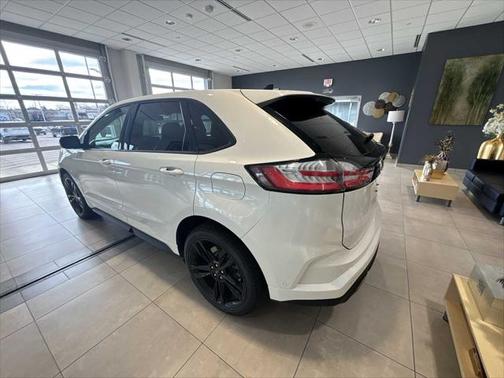 2022 Ford Edge ST