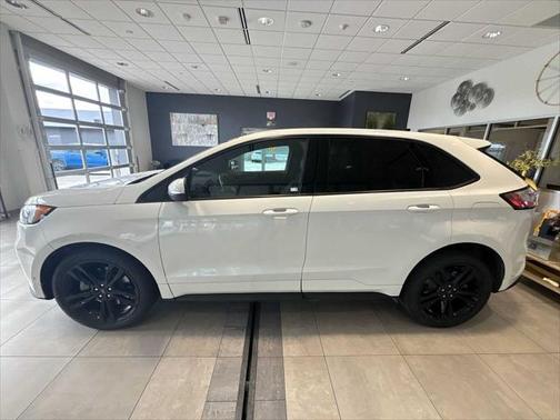 2022 Ford Edge ST