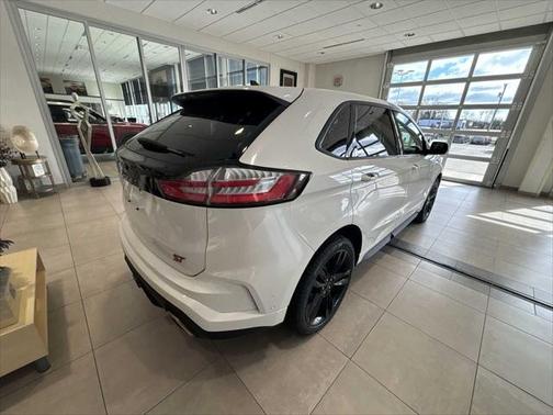 2022 Ford Edge ST
