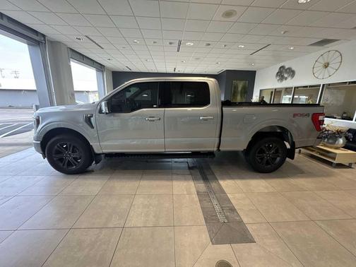 ICONIC SILVER METALLIC 2023 Ford F-150 Lariat