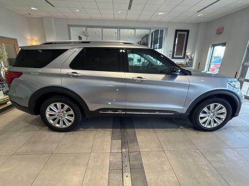 ICONIC SILVER METALLIC 2021 Ford Explorer Limited