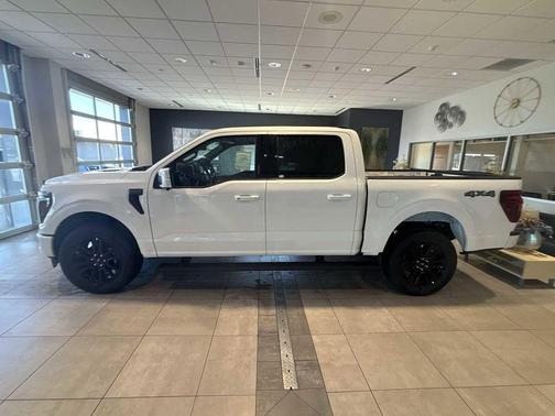 Star White Metallic Tri-Coat 2026 Ford F-150 Platinum