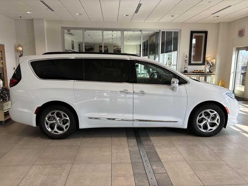 2022 Chrysler Pacifica Limited