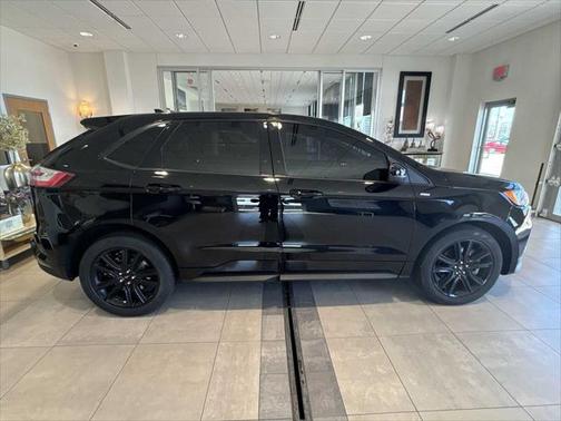 2022 Ford Edge ST Line