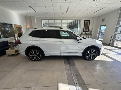 2023 Volkswagen Tiguan 2.0T SEL R-Line 4MOTION
