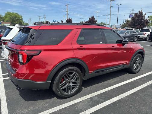 RAPID RED MET TINTED CC 2025 Ford Explorer ST-Line
