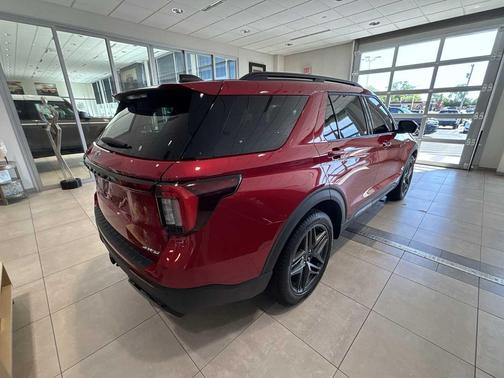 RAPID RED MET TINTED CC 2025 Ford Explorer ST-Line