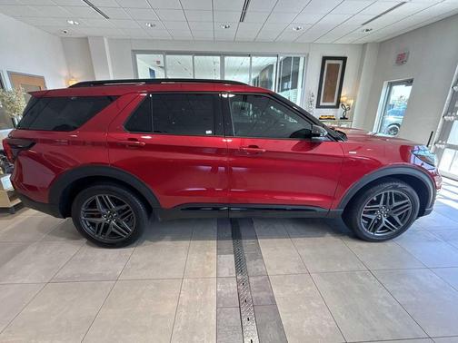 RAPID RED MET TINTED CC 2025 Ford Explorer ST-Line