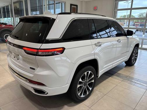 2022 Jeep Grand Cherokee Overland