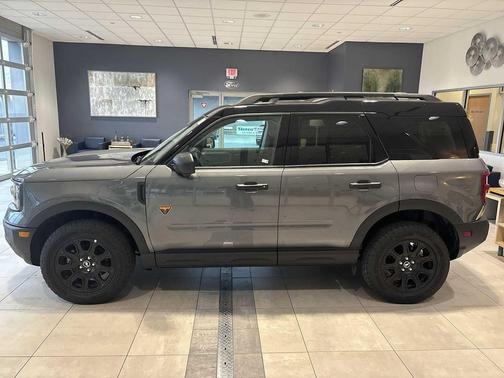 CARBONIZED GRAY METALLIC 2025 Ford Bronco Sport Badlands