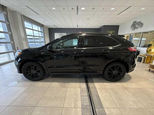 2022 Ford Edge ST Line