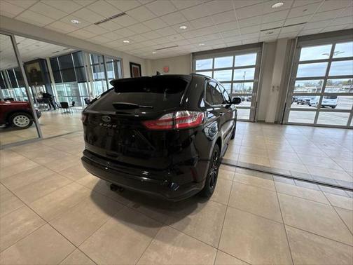 2022 Ford Edge ST Line