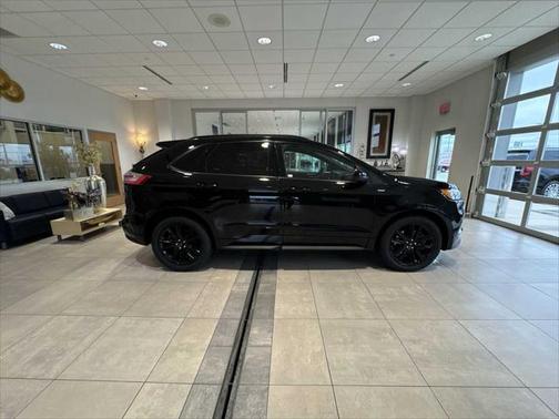 2022 Ford Edge ST Line
