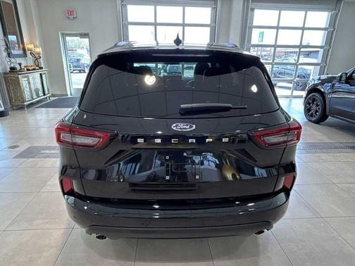 AGATE BLACK METALLIC 2024 Ford Escape ST-Line