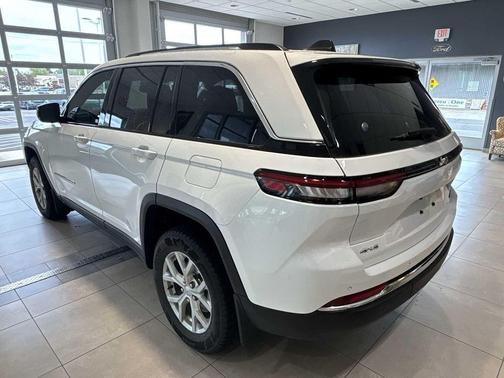 Bright White 2023 Jeep Grand Cherokee Limited