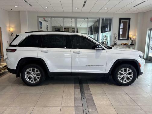 Bright White 2023 Jeep Grand Cherokee Limited