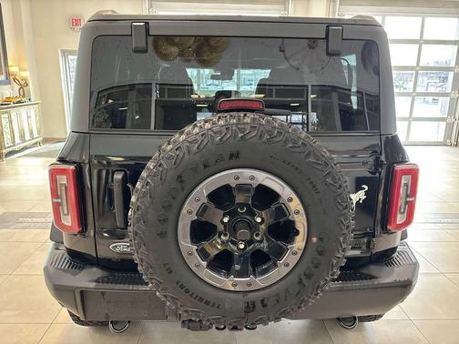 SHADOW BLACK 2023 Ford Bronco Badlands