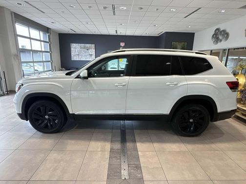 WHITE 2022 Volkswagen Atlas 3.6L SEL