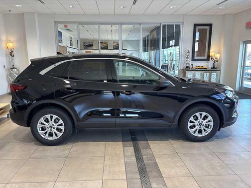 AGATE BLACK METALLIC 2024 Ford Escape Active