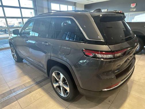 2022 Jeep Grand Cherokee 4xe Base