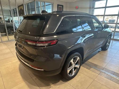 2022 Jeep Grand Cherokee 4xe Base