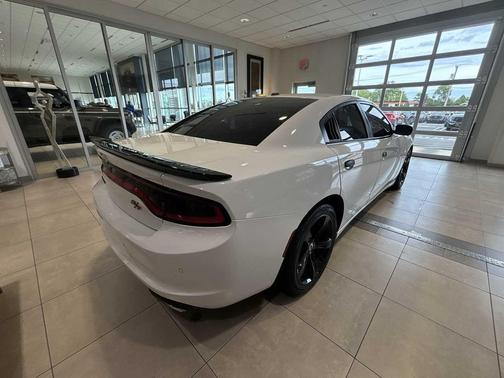 Bright White 2017 Dodge Charger R/T