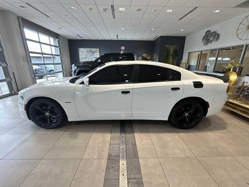 Bright White 2017 Dodge Charger R/T