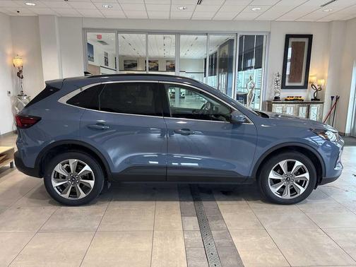 2024 Ford Escape Platinum