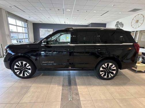 AGATE BLACK METALLIC 2025 Ford Expedition Platinum