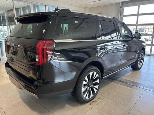 AGATE BLACK METALLIC 2025 Ford Expedition Platinum