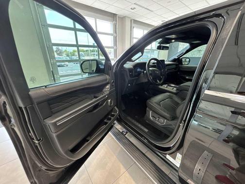 2022 Ford Expedition Platinum