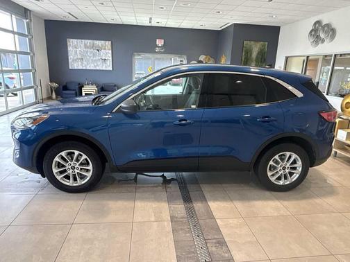 ATLAS BLUE METALLIC 2022 Ford Escape SE