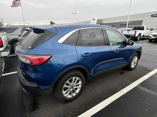 ATLAS BLUE METALLIC 2022 Ford Escape SE