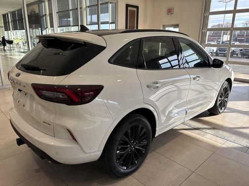 2023 Ford Escape ST-Line Elite