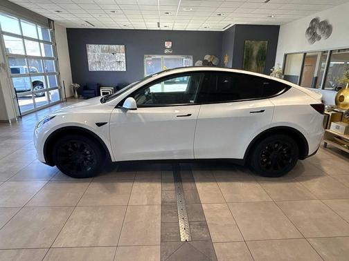 2023 Tesla Model Y Long Range Dual Motor All-Wheel Drive