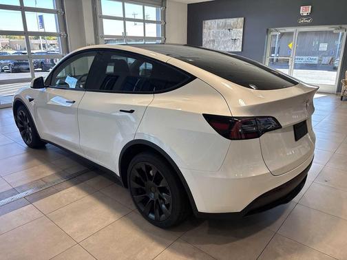 2023 Tesla Model Y Long Range Dual Motor All-Wheel Drive