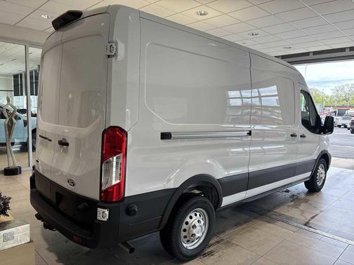 Oxford White 2026 Ford Transit-250 Base