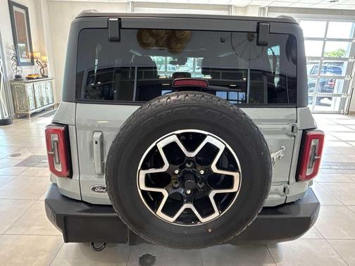 CACTUS GRAY 2023 Ford Bronco Outer Banks