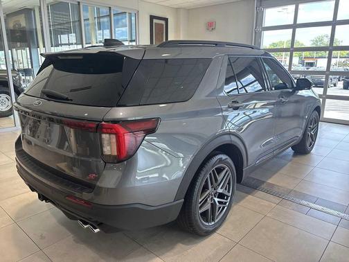 CARBONIZED GRAY METALLIC 2025 Ford Explorer ST