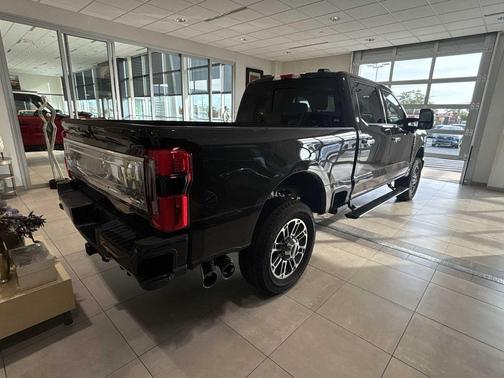 2025 Ford F-350 Platinum